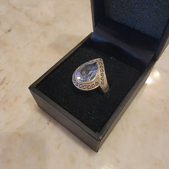 Silver Marcasite Ring - Picture 2 of 6